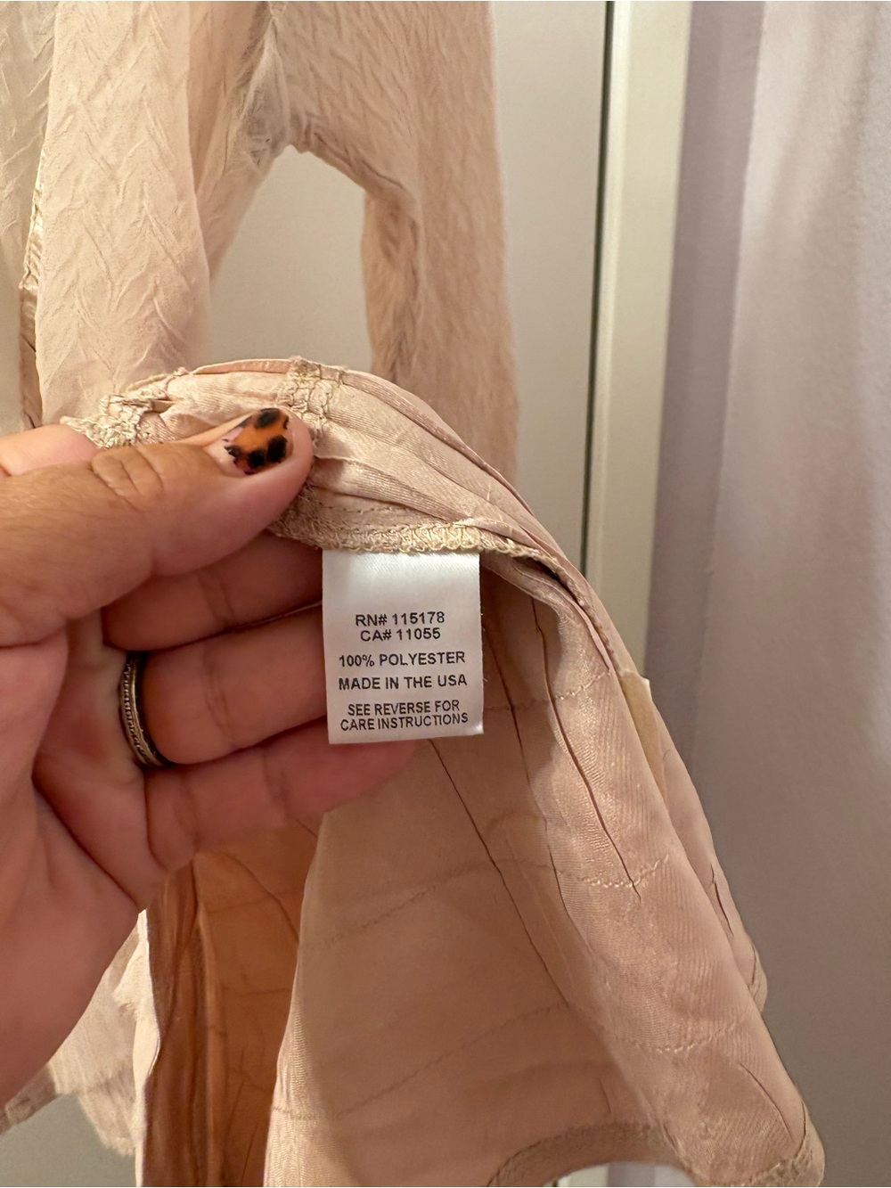 Komarov Blush Beige Sheer Evening Jacket with Jeweled Brooch EUC PtP 20/L 25 PM - Picture 3 of 10